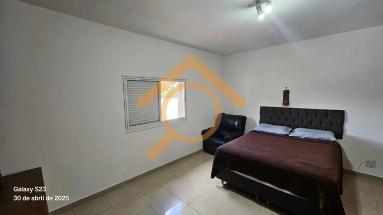 Imagem Excelente oportunidade! Casa à venda em São Paulo-SP, Vila Santana, com 3 quartos, 2 banheiros, 2 vagas de garagem e 132m².