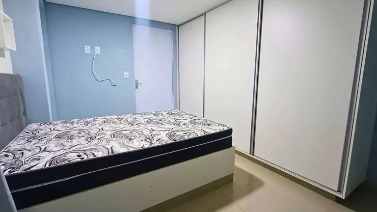 Imagem Casa dividida em 3 apartamentos independes rendendo R$ 8.570,00 de aluguel em Balneário Camboriú/SC