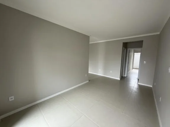 Imagem 02 Suítes, térreo com excelente padrão de acabamento e perto da Praia, esse apartamento em Gravatá, Navegantes. Adriano Carpes Imóveis Vende