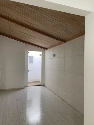 Imagem "Cansado de viver apertado e inseguro? Descubra essa raridade com terreno gigante e estilo!"