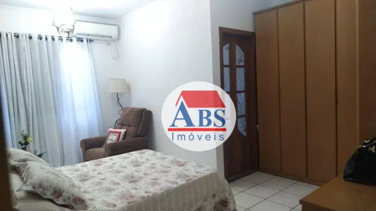 Imagem Casa Sobreposta Térrea com 3 dormitórios à venda, 140 m² por R$ 730.000 - Marapé - Santos/SP