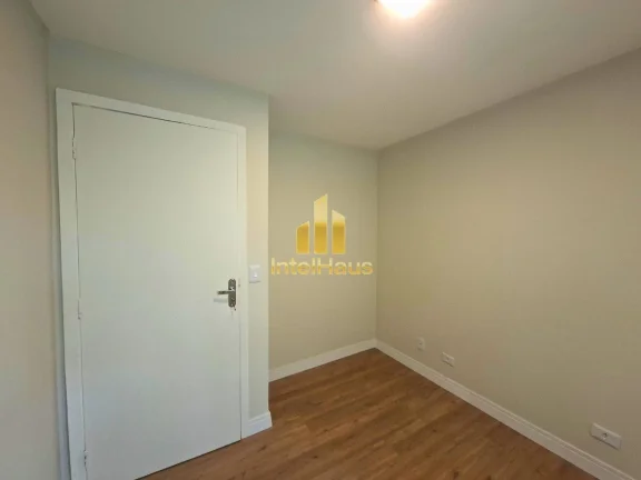 Imagem Apresentamos um excelente apartamento totalmente reformado e pronto para morar no bairro Água Verde...