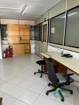 Imagem Prédio Comercial com 3 salas e 2 banheiros para Alugar em Pinheiros!!