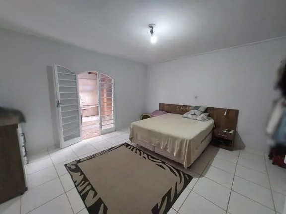 Imagem Casa de esquina 4 quartos - Boa Vista - em Botucatu