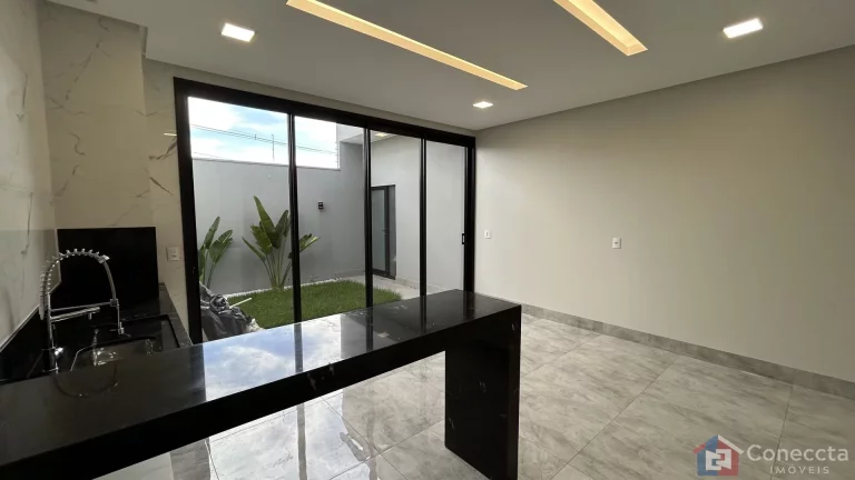 Imagem Casa à Venda em Patos de Minas - 3 Quartos, Suíte com Closet e Área Gourmet
