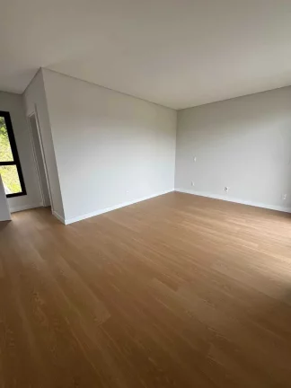Imagem Casa com 3 dormitórios sendo 3 suítes e 2 vagas de garagem em Joinville/SC