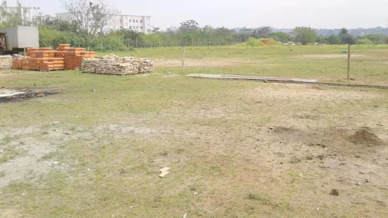Imagem Área comercial à venda, Parque Santa Rosa, Suzano, com 100 metros de Frente para a Estrada dos Fernandes.