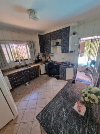 Imagem Sobrado 2 dormitórios, sendo 1 suíte, 2 banheiros, cozinha planejada, lavanderia ampla, quarto de ...