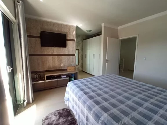 Imagem Sobrado para Venda em Maringá, Jardim Fregadoli, 3 dormitórios, 1 suíte, 2 banheiros, 2 vagas
