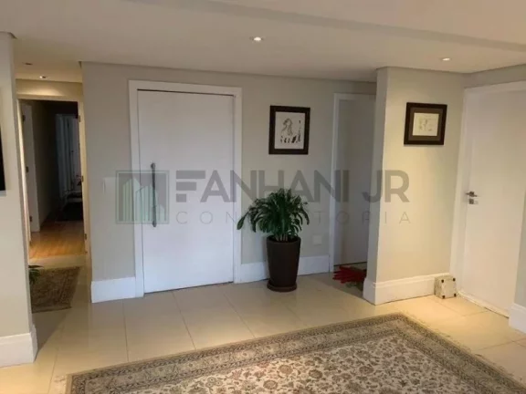 Imagem Descubra o seu novo lar no coração do Itaim Bibi! Com uma localização privilegiada na Rua Camargo Cabral, este magnífico apartamento de 280m² é a defi