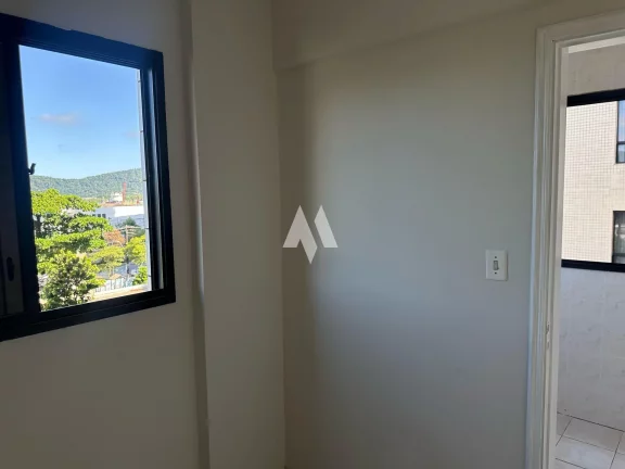 Imagem Vende Apartamento de 2 dormitórios sendo 1 suíte, Dependência Completa, 92 m², Garagem fechada e em Excelente Localização no bairro da Ponta da Praia