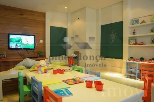 Imagem Apartamento em andar alto, com excelente vista, varanda envidraçada, living para 02 ambientes, 03 d...