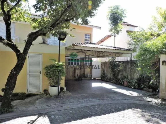 Casa com 6 Quartos à Venda,  em Villagio Da Granja - Cotia