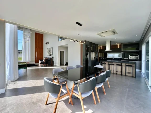 Imagem Casa em Condominio 4 Dormitórios - Bairro Capão Novo