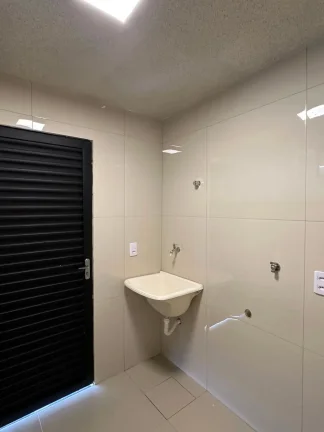 Imagem Casa De 2/4 C Suite No Forteville Em Goiania