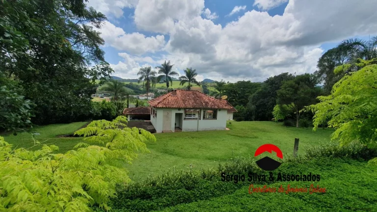 Imagem Linda Chácara a Venda na Região de Brasópolis - MG.