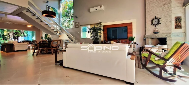Imagem Casa para à venda na Riviera, com 5 dormitórios sendo 5 suítes, 329m² área construída 3 vagas