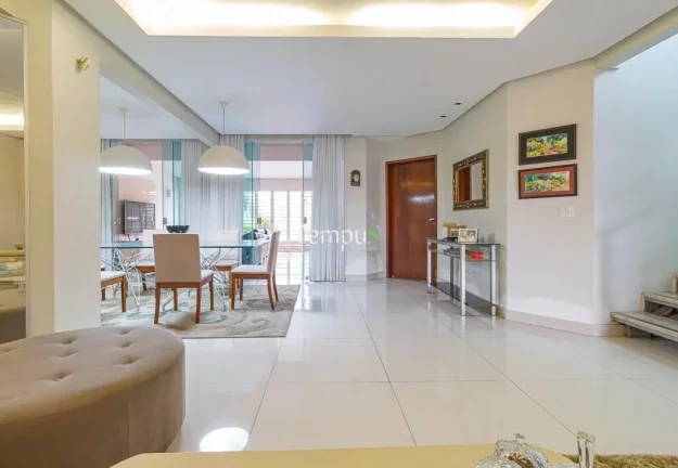 Imagem Sobrado de 421m² à venda no bairro Jardim América - Goiânia/GO