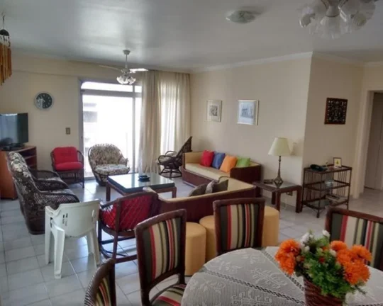 Imagem Apartamento à venda no Guarujá na Praia das Pitangueiras.