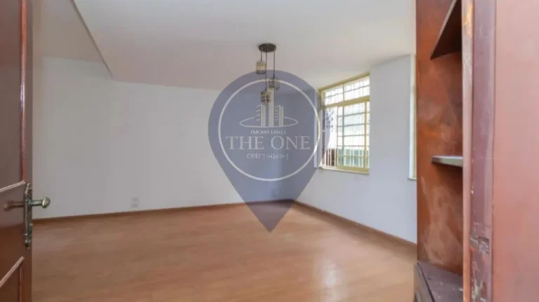 Imagem Imóvel de 3 quartos na Vila Anglo Brasileira, São Paulo-SP: casa com 2 salas, 2 banheiros, 3 vagas de garagem e 170,00 m² de área.
