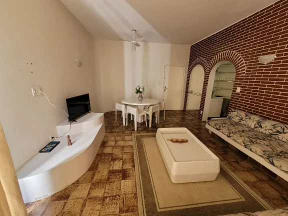 Imagem PITANGUEIRAS – FRENTE AO MAR COM MARAVILHOSA VISTA, MARAVILHOSO APARTAMENTO TOTALMENTE AMPLO E AREJADO, GARAGEM EM PARQUEAMENTO.