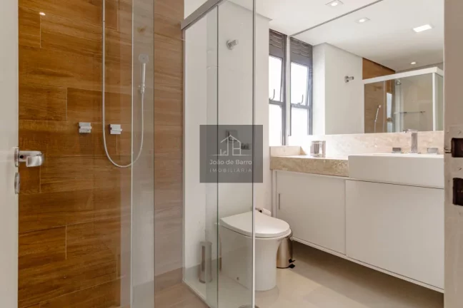 Imagem Apartamento Impecável no Itaim Bibi - 3 Dorms, 1 Suíte, 105m². Viva o Melhor de SP!