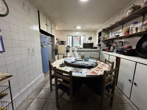 Imagem Casa com 4 quartos e 6 banheiros à Venda, 347 m² por R$ 1.100.000