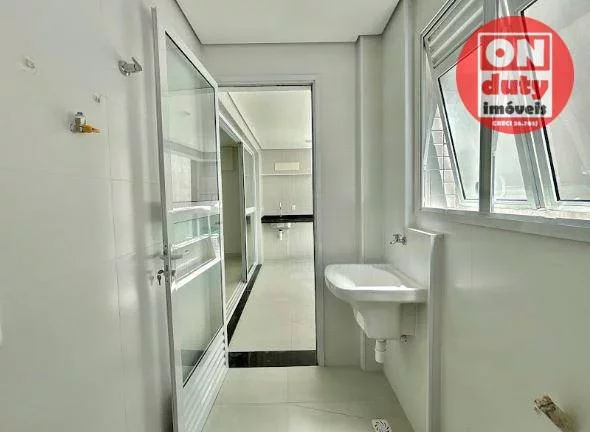 Imagem Na quadra da praia Apartamento com 2 dormitórios à venda, 76 m² por R$ 860.000 - Embaré - Santos/SP