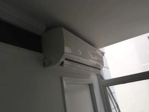 Imagem Sala Comercial à Venda no Centro de Sorocaba-SP: 1 Sala, 1 Banheiro, 25m² de Área