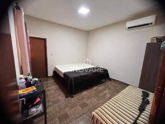 Imagem Rancho com 3 dormitórios à venda por R$ 230.000,00 - Village Imperial - Itumbiara/GO