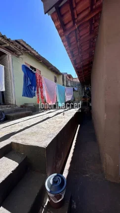 Imagem Casa à Venda no Jardim Carlota em Londrina com 247m² de Área Útil, 3 Quartos sendo 1 Suíte, Edícula Completa e 2 Vagas de Garagem