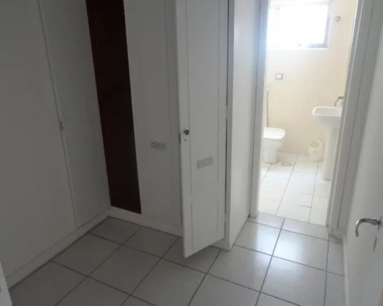 Imagem Apartamento à venda no Guarujá na Praia das Pitangueiras.