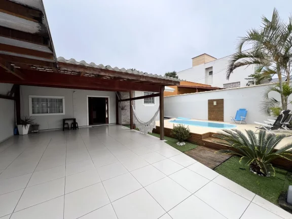 Casa para Venda em Florianópolis / SC no bairro São João do Rio Vermelho