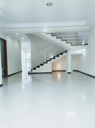 Imagem Casa em Condomínio com 03 suítes para Locação em Valinhos
