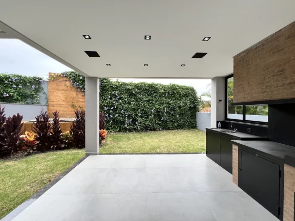 Imagem Casa Alto Padrão para Venda em Florianópolis / SC no bairro Cachoeira do Bom Jesus