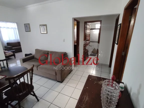 Imagem Casa com 3 dormitório aconchegante com garagem e quintal nas laterais e nos fundos bairro Radio Clube na ZN em Santos (SP) por R$.600.000,00 !