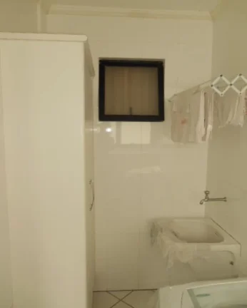 Imagem Apartamento à venda no Guarujá na Praia das Pitangueiras.