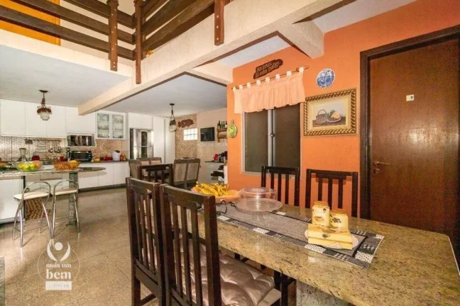 Imagem Sobrado com 398 m², 4 quartos (2 suítes) à venda por R$ 1.300.000 - Bacacheri - Curitiba/PR