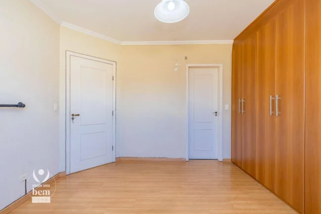 Imagem Sobrado de ESQUINA com ÁREA GOURMET com 3 quartos, 1 Suíte, 1 Demi-Suite, Área Gourmet à venda, 220 m² por R$ 899.900 - Portão - Curitiba/PR