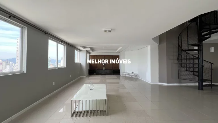 Imagem Cobertura Triplex no Edifício Marquês de Olinda em Balneário Camboriú