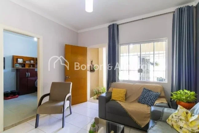 Imagem Imóvel amplo à venda com 3 quartos e 2 banheiros no total. Este imóvel está bem equipado O imóv...
