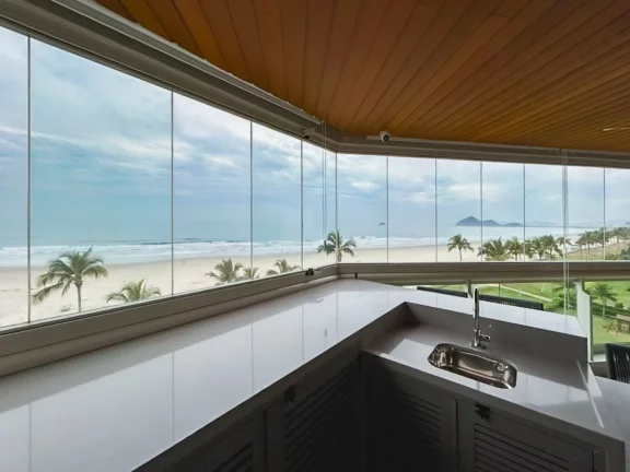 Imagem Luxuoso apartamento de 4 quartos na Riviera de São Lourenço Módulo 07: 4 suítes, 3 salas, 4 vagas de garagem e 241,13 m² de área.