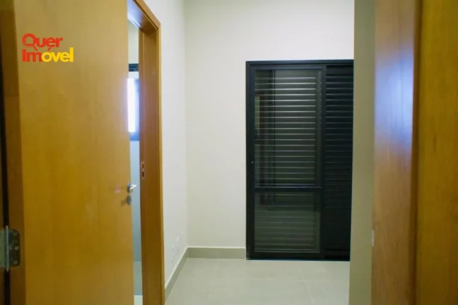 Imagem Casa de Luxo em Condomínio à Venda em Ribeirão Preto-SP no Bairro Bonfim Paulista: 3 Quartos, 3 Suítes, 1 Sala, 4 Banheiros, 4 Vagas, 180m².