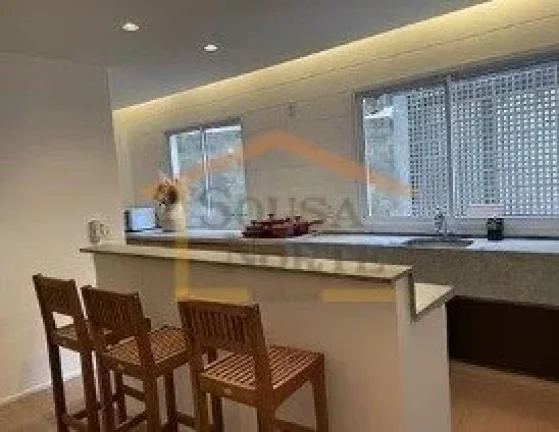 Imagem Apartamento com 1 dormitório, cozinha, banheiro, 26m².

Condomínio com lavanderia, salão de fest...