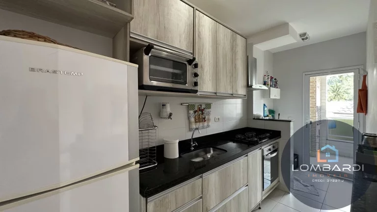 Imagem Apartamento na Praia das Toninhas próximo ao mar