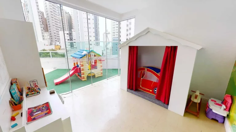 Imagem Apartamento com 3 suítes e 3 vagas de garagem no Centro de Balneário Camboriú