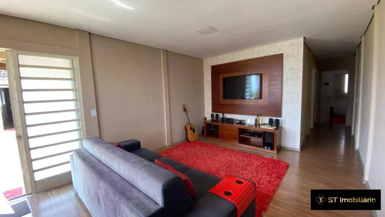 Imagem Chácara à venda em Atibaia/SP com 2 casas - Bairro do Tanque, por 780mil!