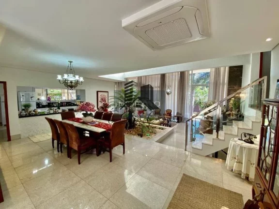 Imagem Casa com 607m² de área construída em terreno de 3,087m².