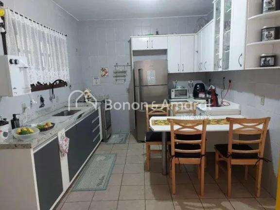 Imagem Casa à venda na região do Taquaral, localizada em um terreno de 390m², com 230m² de área constr...