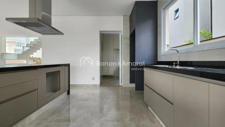 Imagem Casa de condominio a venda em Campinas no Aborais..

Linda e imponente residência, recém construí...